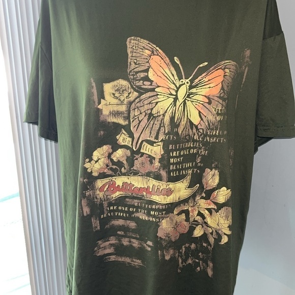 Romwe Women's multi T-shirt size Small - Picture 2 of 6